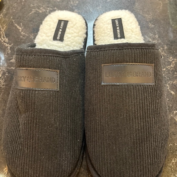 LUCKY BRAND BLACK BEDROOM SHOES SIZE M 9-10 UNISEX See photo for sizing - Picture 1 of 12